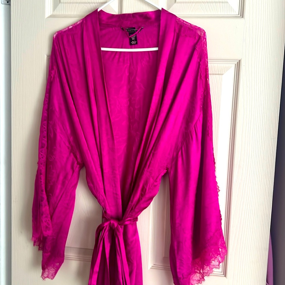 VS Satin robe
